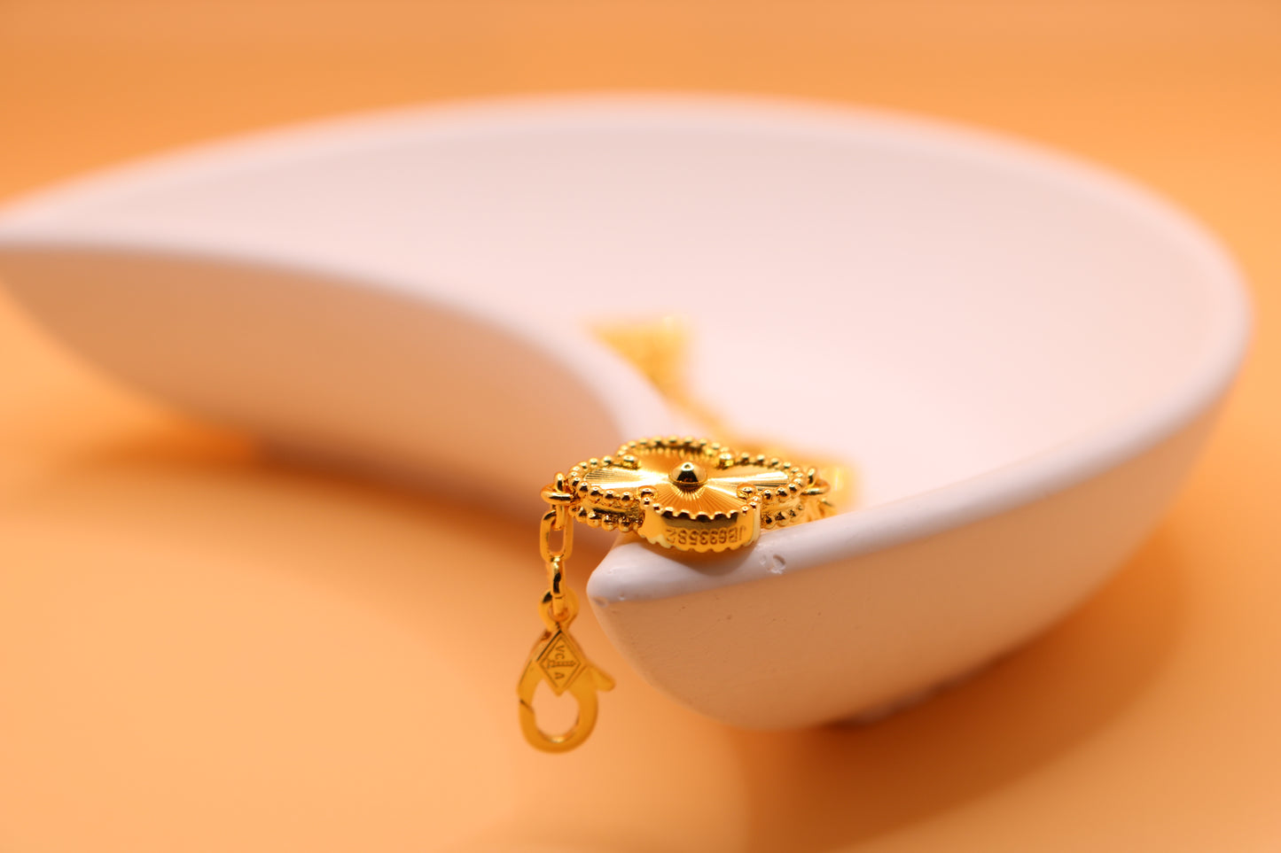 Armband mit Fünf-Blatt-Motiv – Gold