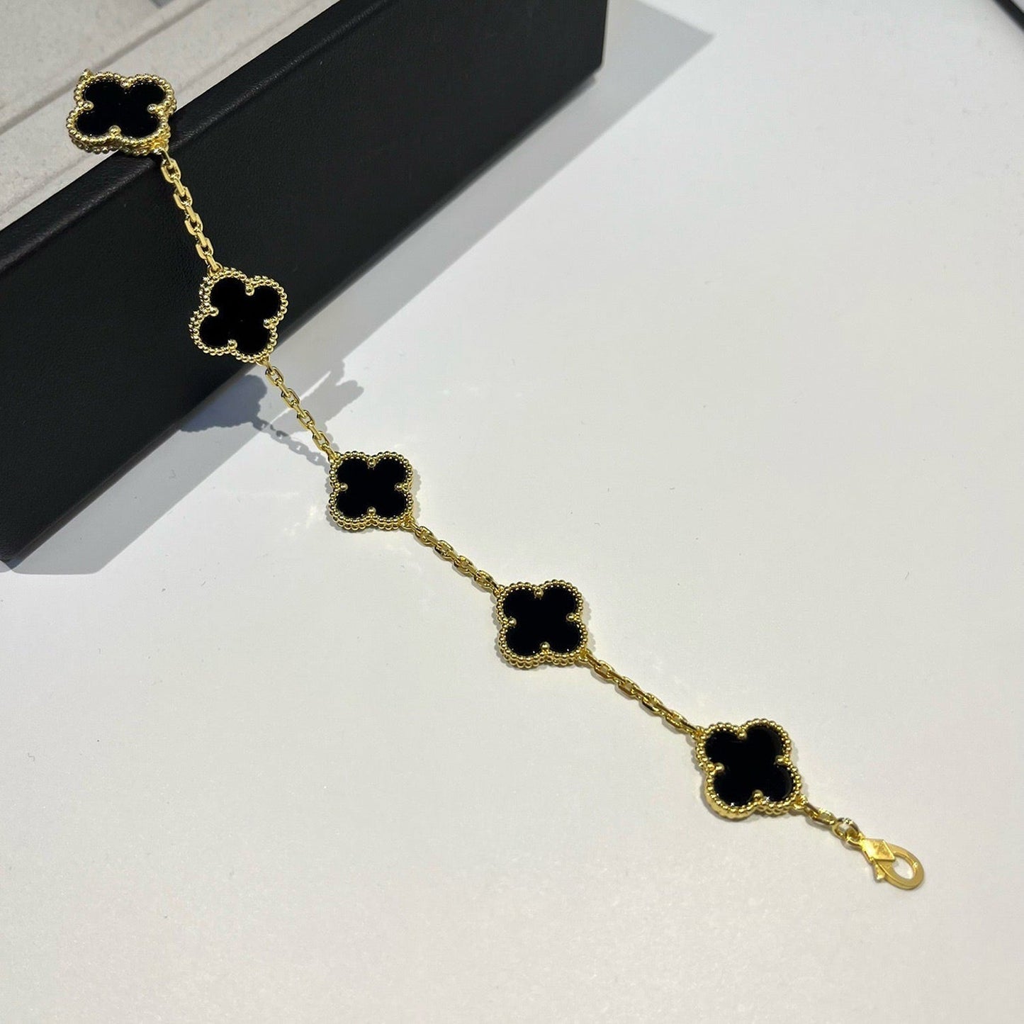 Clover Five Motif Bracelet - Black