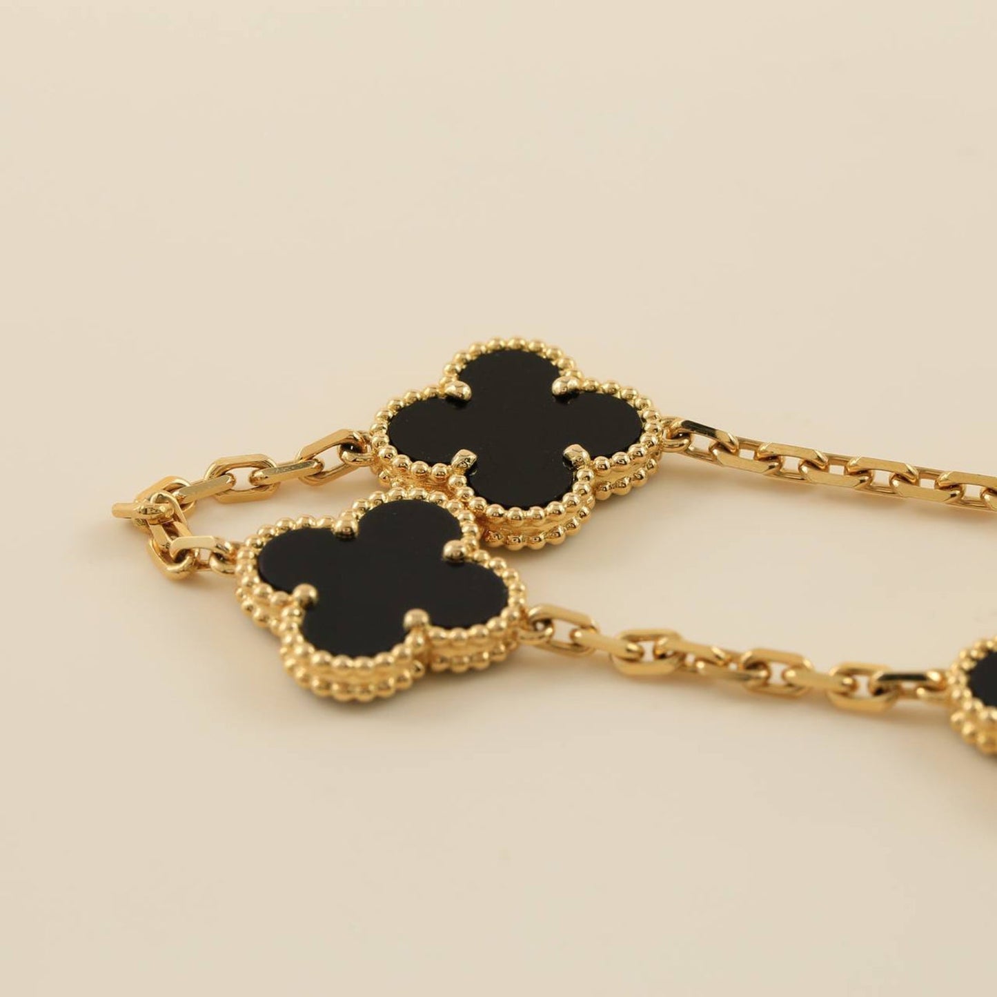 Clover Five Motif Bracelet - Black