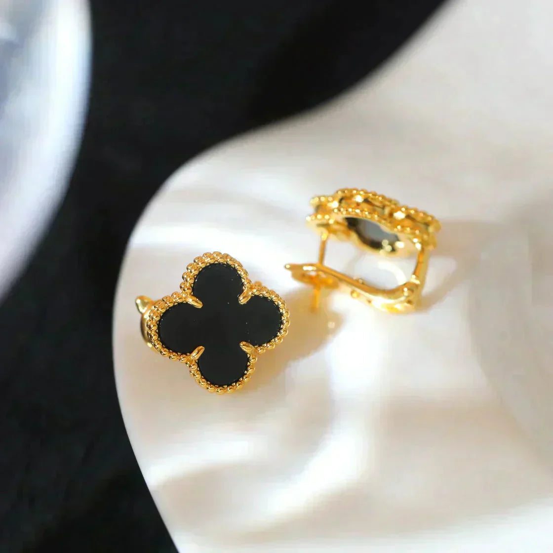 Clover Motif Stud Earrings - Black