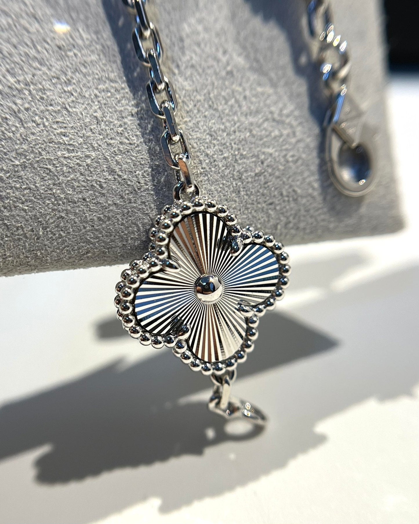 Armband mit fünf Kleeblatt-Motiven - Silber