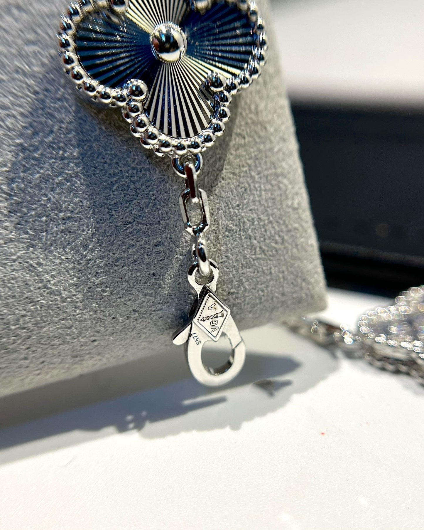 Armband mit fünf Kleeblatt-Motiven - Silber