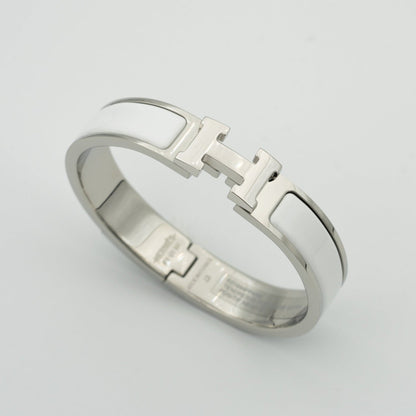 Klassisches H Armreif-Armband – Weißsilber