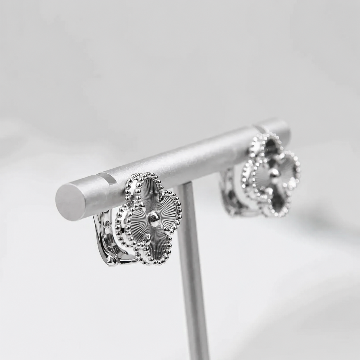 Ohrstecker Kleeblatt-Motiv – Silber