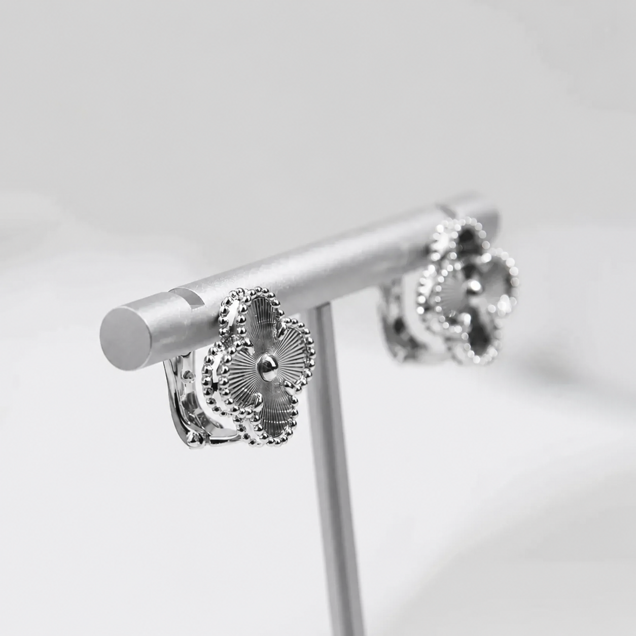 Ohrstecker Kleeblatt-Motiv – Silber