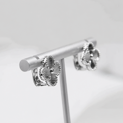 Ohrstecker Kleeblatt-Motiv – Silber