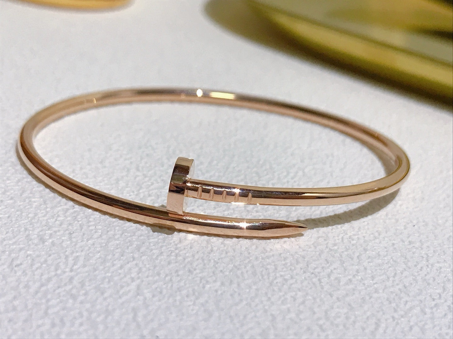 Klassischer Nagelarmreif Roségold
