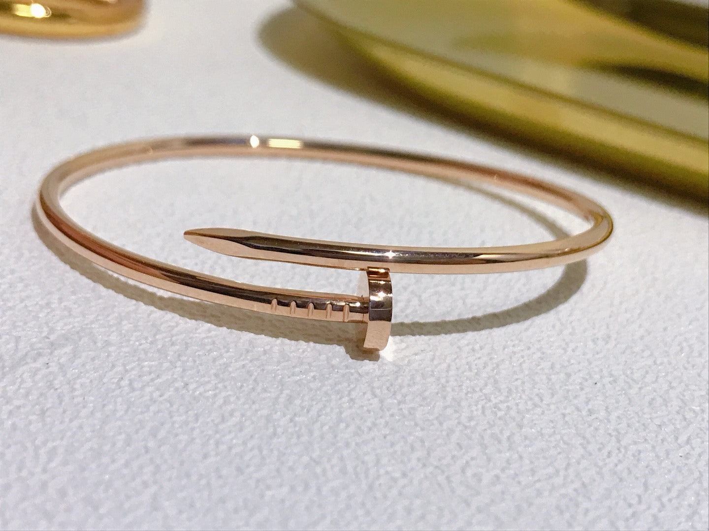Klassischer Nagelarmreif Roségold