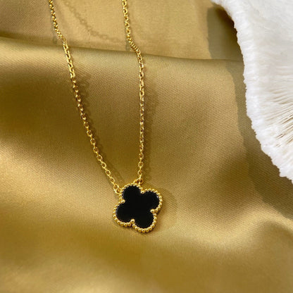 Clover Motif Pendant Necklace - Black